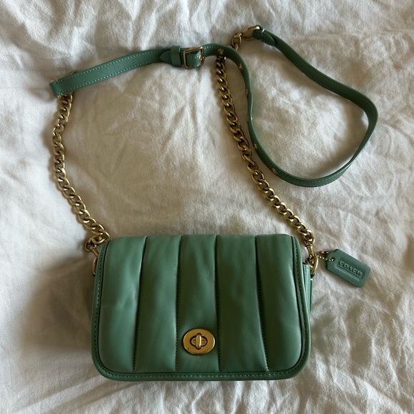 Gorgeous Coach Crossbody Bag - Picture 2 of 8